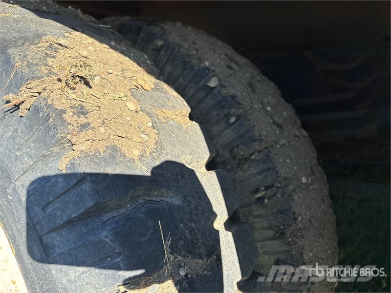 Dodge 500 4x2 Grain Truck (Inoperable) 农用/粮食运输车