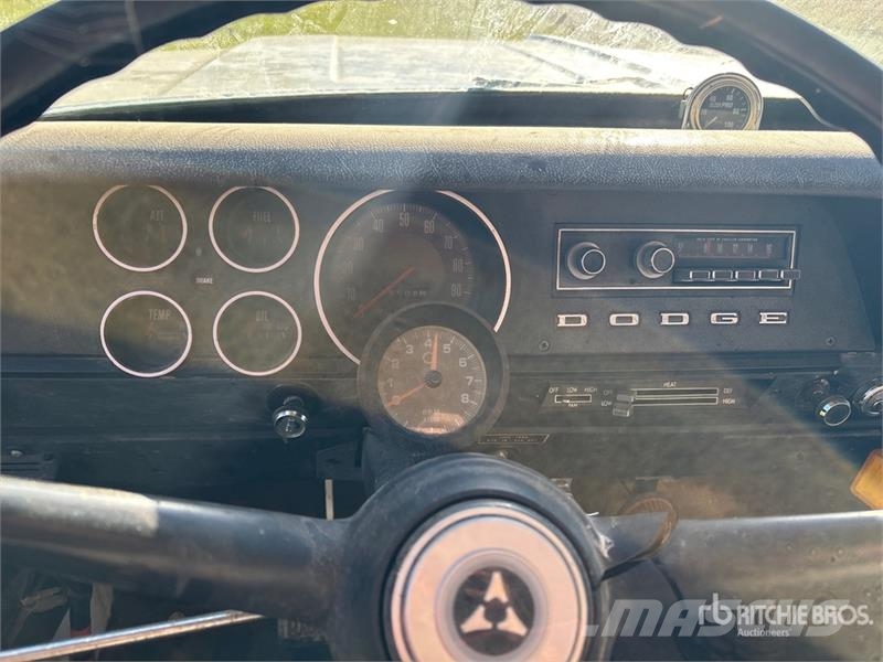 Dodge 500 4x2 Grain Truck (Inoperable) 农用/粮食运输车