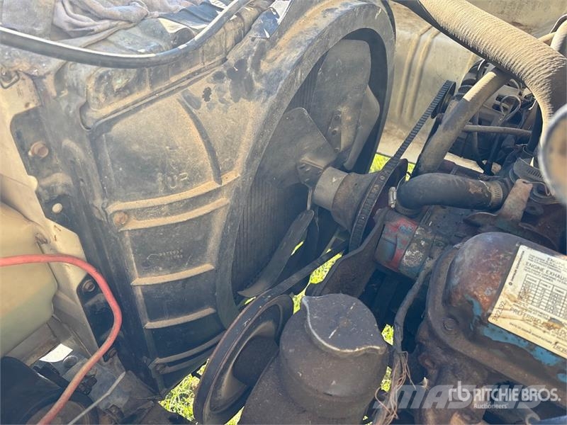 Dodge 500 4x2 Grain Truck (Inoperable) 农用/粮食运输车