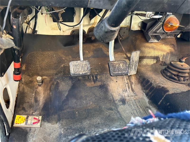 Dodge 500 4x2 Grain Truck (Inoperable) 农用/粮食运输车