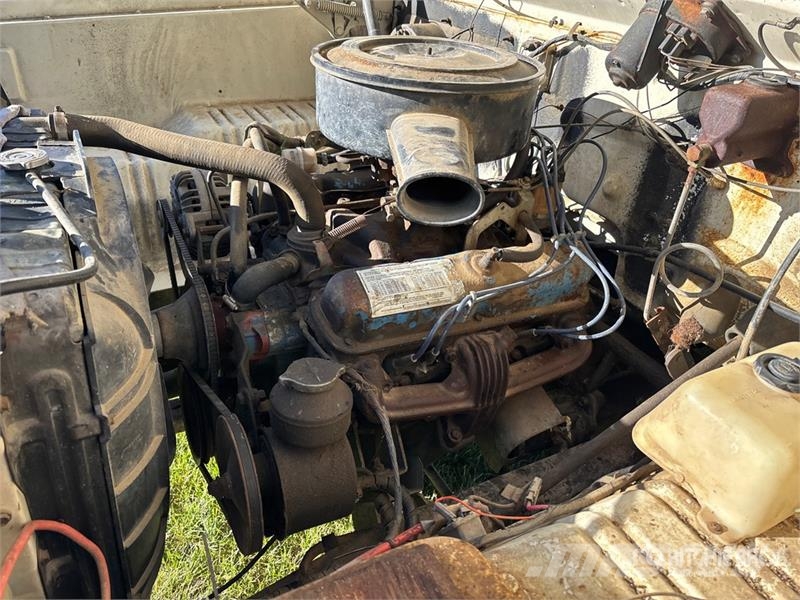 Dodge 500 4x2 Grain Truck (Inoperable) 农用/粮食运输车