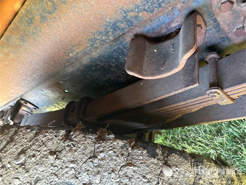 Dodge 500 4x2 Grain Truck (Inoperable) 农用/粮食运输车