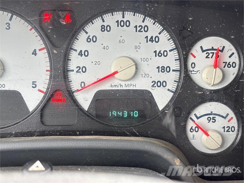 Dodge 5500 3000 L 4x4 Pressure Truck Вантажівки / спеціальні
