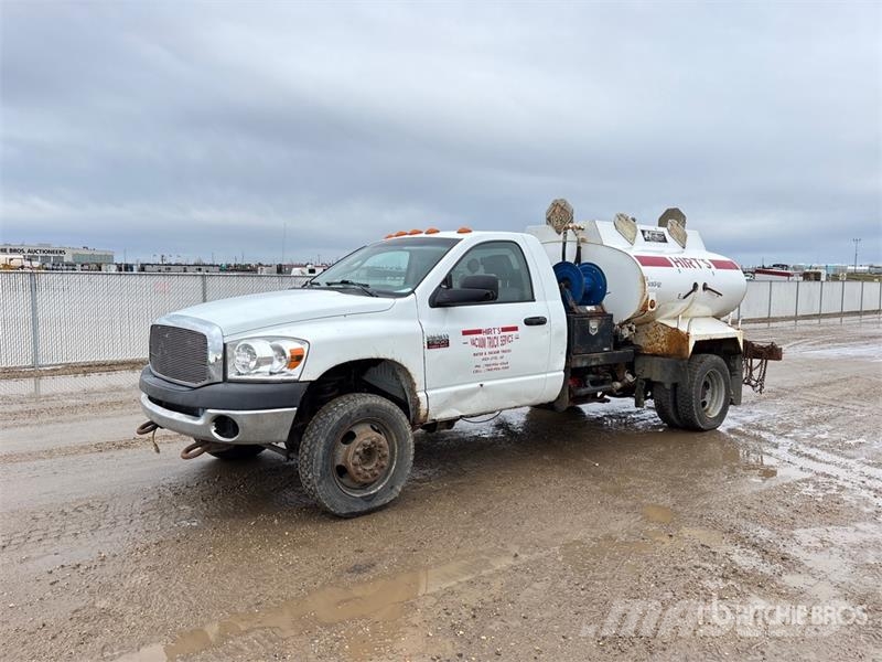 Dodge 5500 3000 L 4x4 Pressure Truck Вантажівки / спеціальні