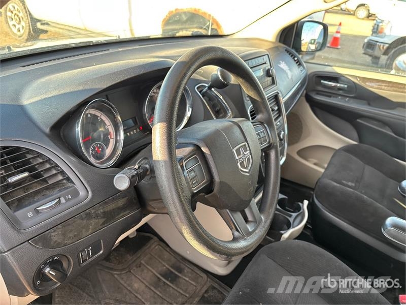 Dodge Grand Caravan Minivan Automobili