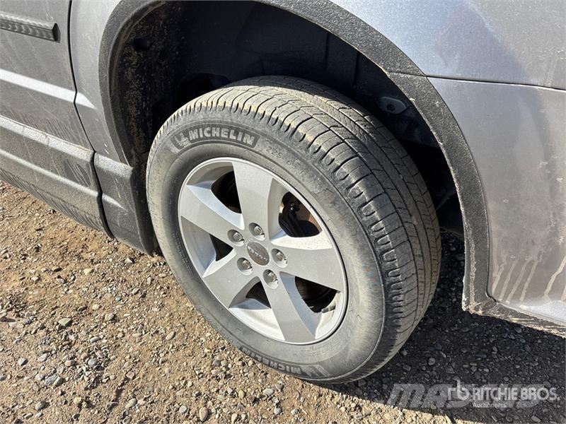 Dodge Grand Caravan Minivan Automobili