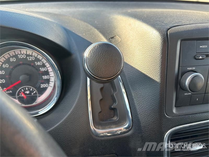 Dodge Grand Caravan Minivan Automobili