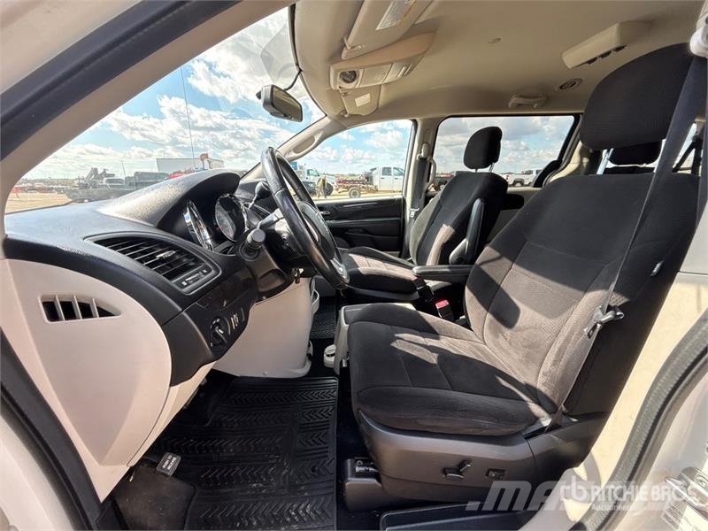 Dodge Grand Caravan SXT Minivan Автомобілі