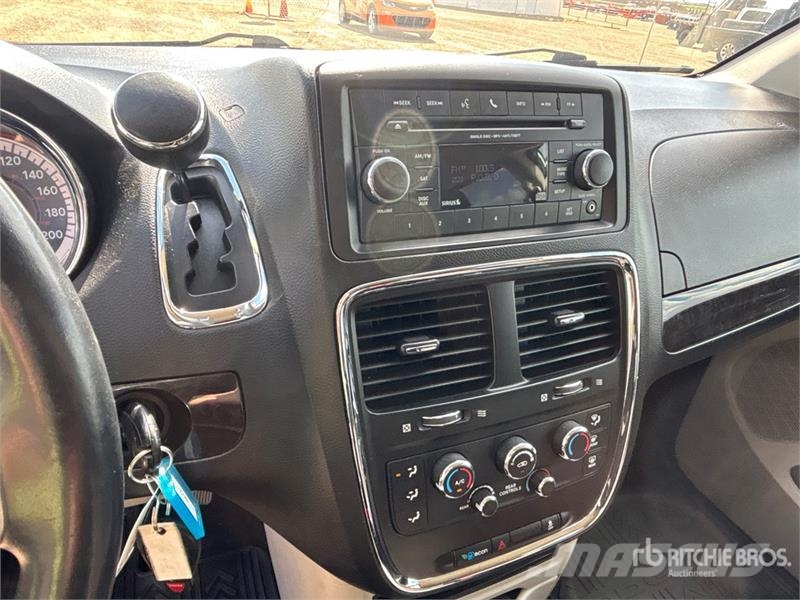 Dodge Grand Caravan SXT Minivan Автомобілі