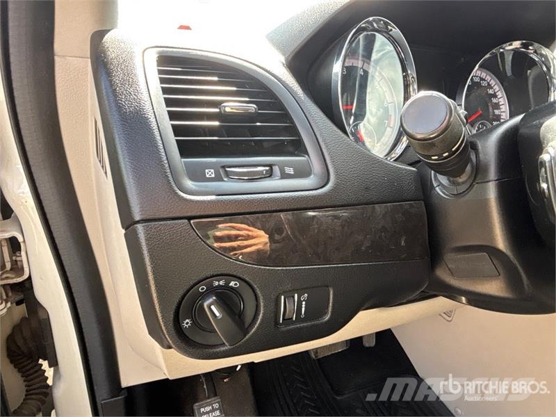Dodge Grand Caravan SXT Minivan Автомобілі