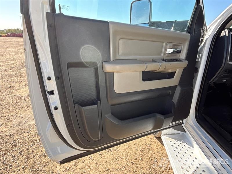 Dodge Knuckle Boom on Dodge Ram 5500 4x4 Boom Truck Kamioni sa kranom