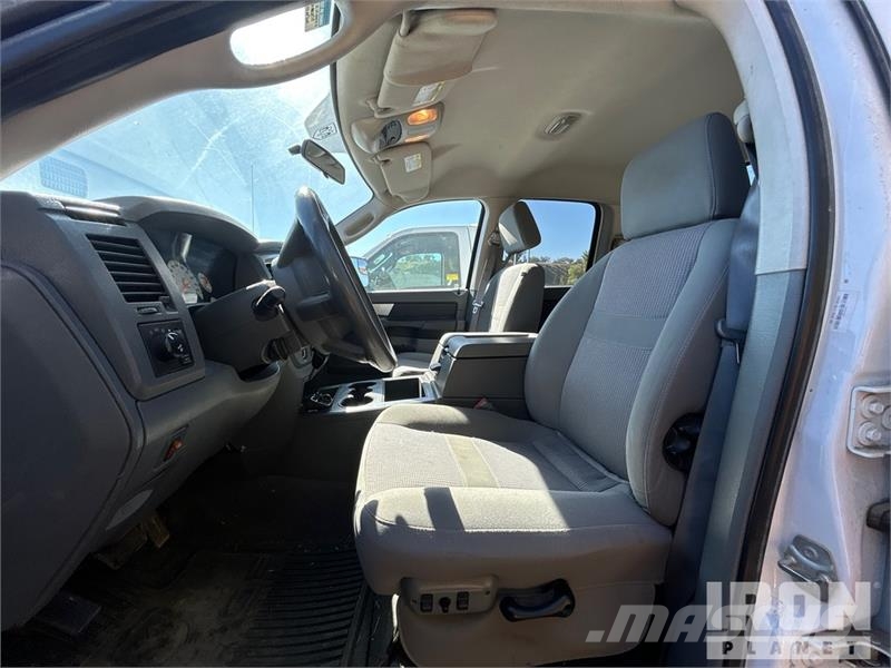 Dodge Ram 2500 Прочие фургоны