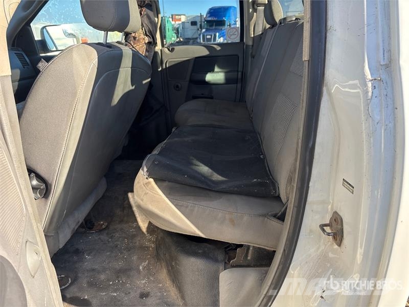 Dodge Ram 2500 Vezetőfülke és belső tartozékok