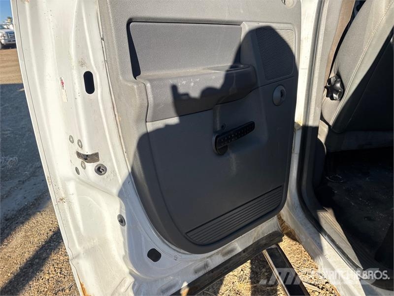 Dodge Ram 2500 Vezetőfülke és belső tartozékok