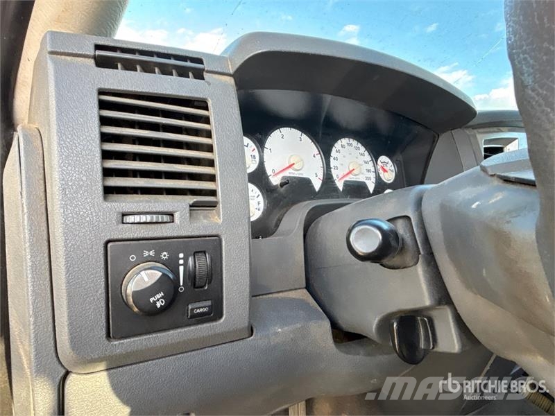 Dodge Ram 2500 أخرى