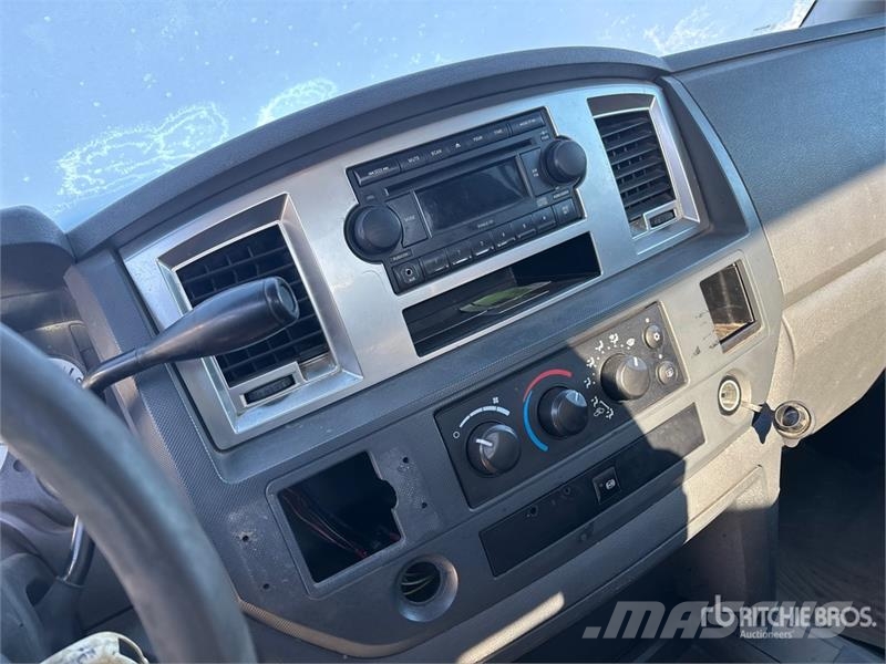 Dodge Ram 2500 Vezetőfülke és belső tartozékok