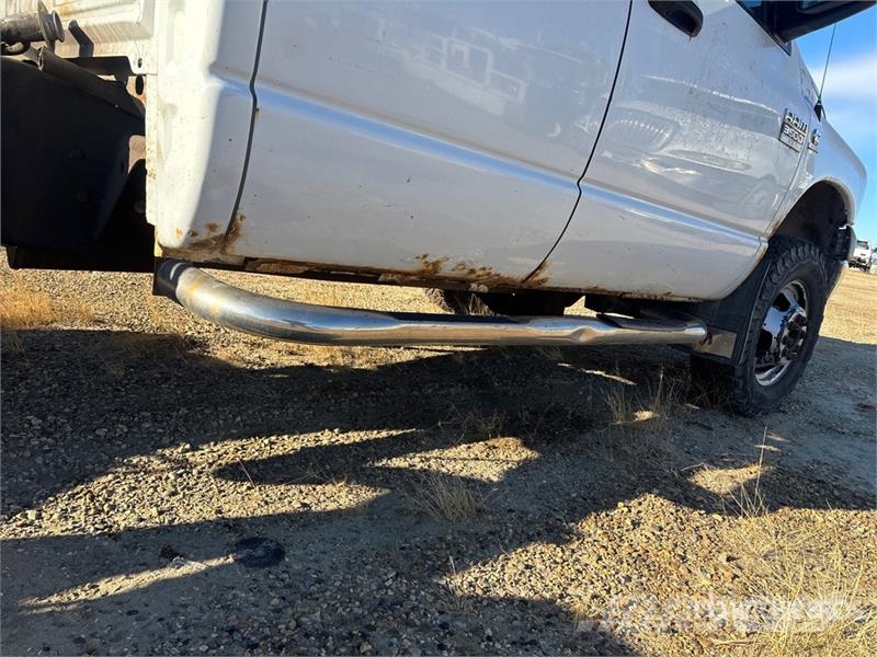 Dodge Ram 2500 Vezetőfülke és belső tartozékok