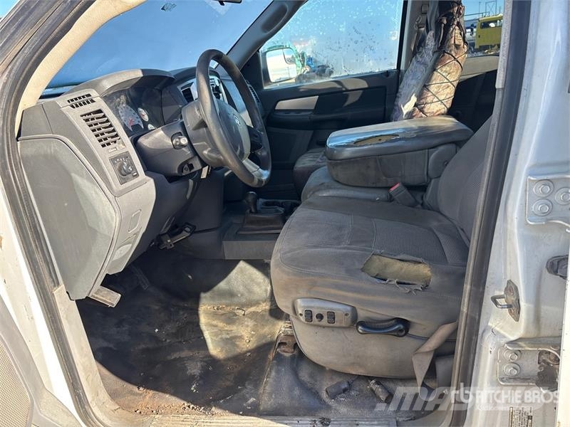 Dodge Ram 2500 Vezetőfülke és belső tartozékok