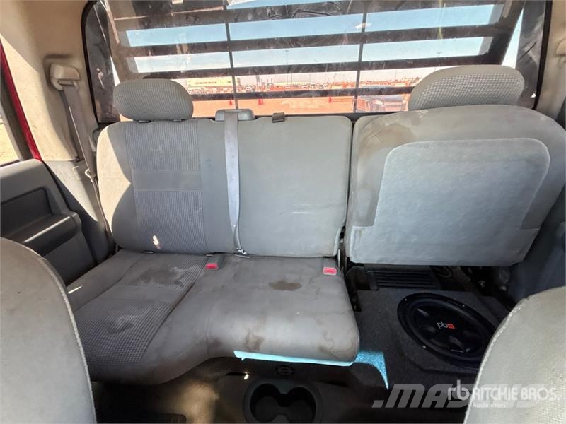 Dodge Ram 2500 4x4 Crew Cab Flatbed Truck Flatbed / Dropside trucks
