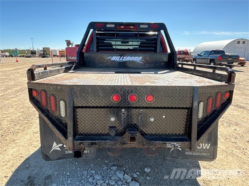 Dodge Ram 2500 4x4 Crew Cab Flatbed Truck Flatbed / Dropside trucks