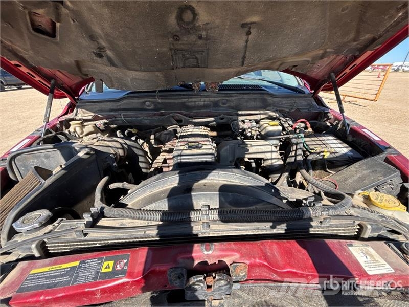 Dodge Ram 2500 4x4 Crew Cab Flatbed Truck Flatbed / Dropside trucks