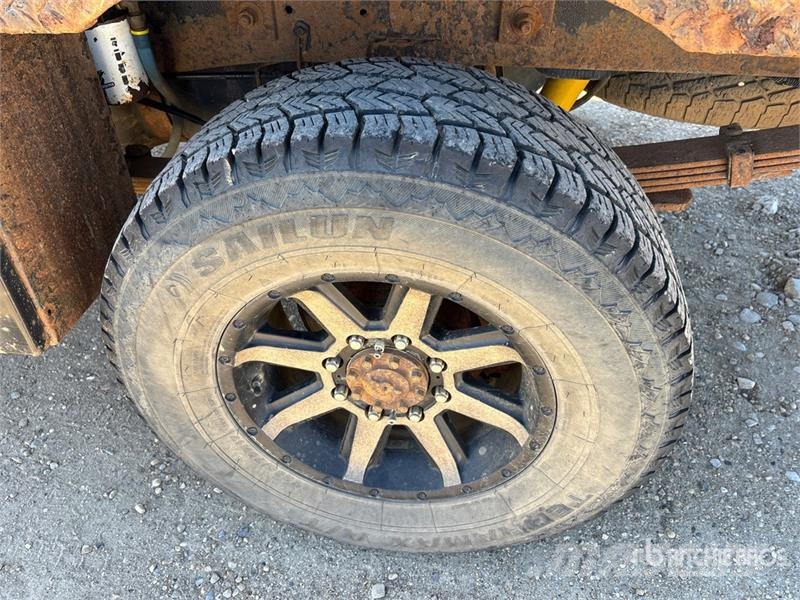 Dodge Ram 2500 4x4 Crew Cab Flatbed Truck Flatbed / Dropside trucks