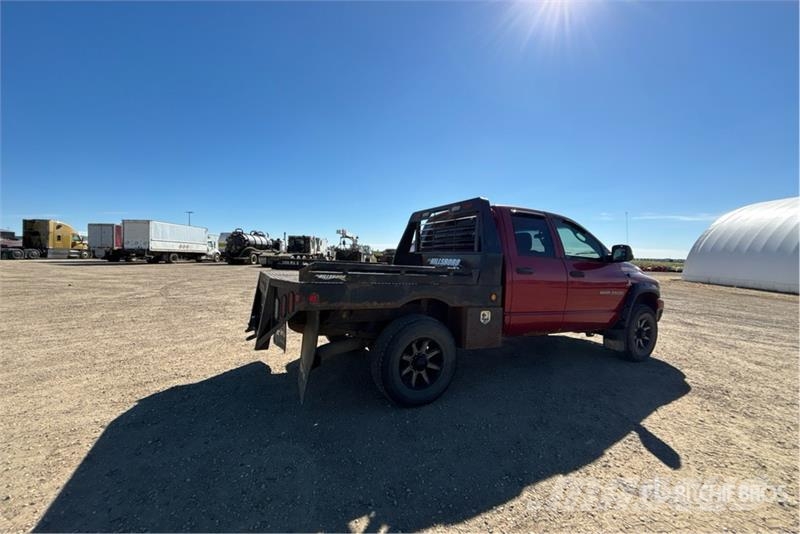 Dodge Ram 2500 4x4 Extended Cab Flatbed Truck Flakbilar