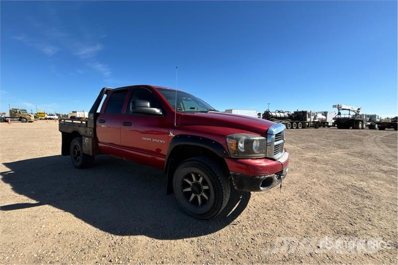 Dodge Ram 2500 4x4 Extended Cab Flatbed Truck Flakbilar