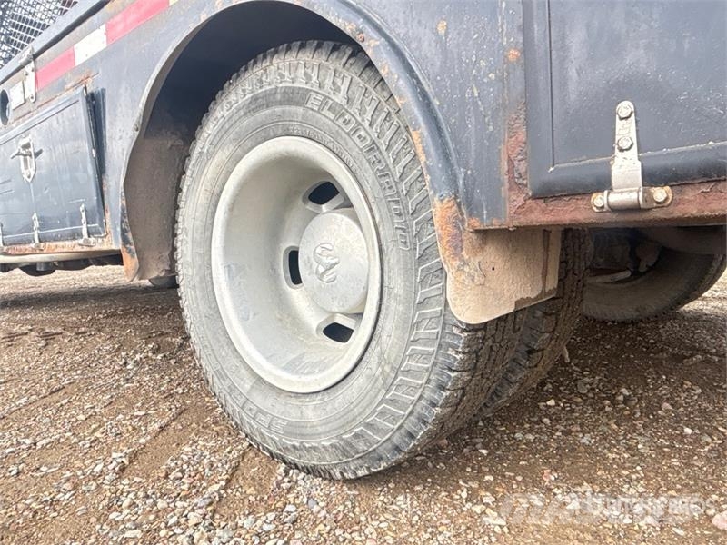 Dodge Ram 3500 4x4 Crew Cab Flatbed Truck Camiones plataforma