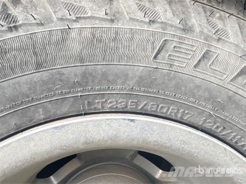 Dodge Ram 3500 4x4 Crew Cab Flatbed Truck Camiones plataforma