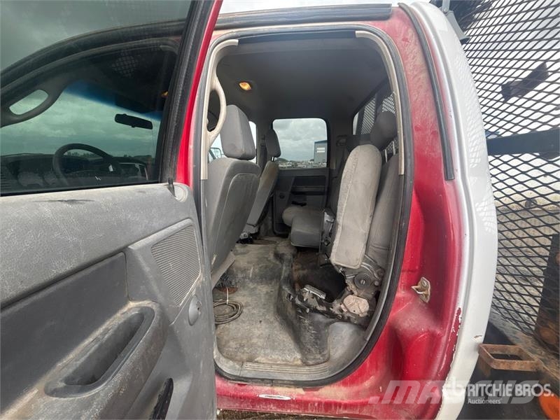 Dodge Ram 3500 4x4 Crew Cab Flatbed Truck Camiones plataforma