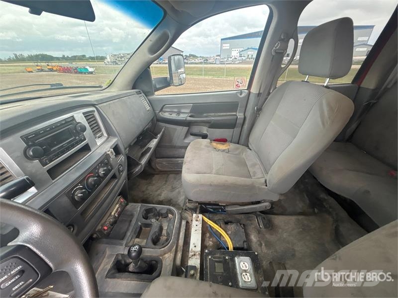 Dodge Ram 3500 4x4 Crew Cab Flatbed Truck Camiones plataforma