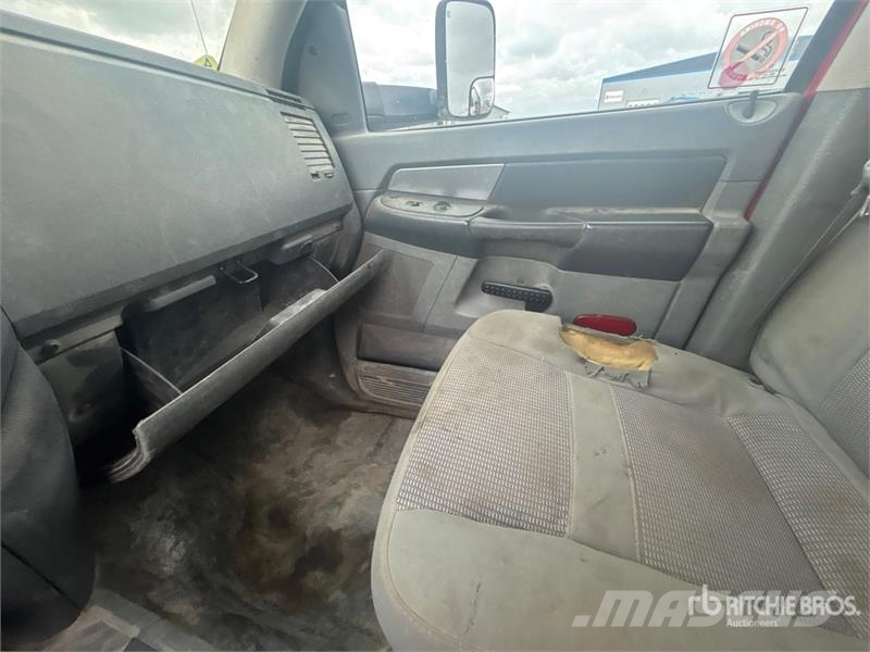 Dodge Ram 3500 4x4 Crew Cab Flatbed Truck Camiones plataforma