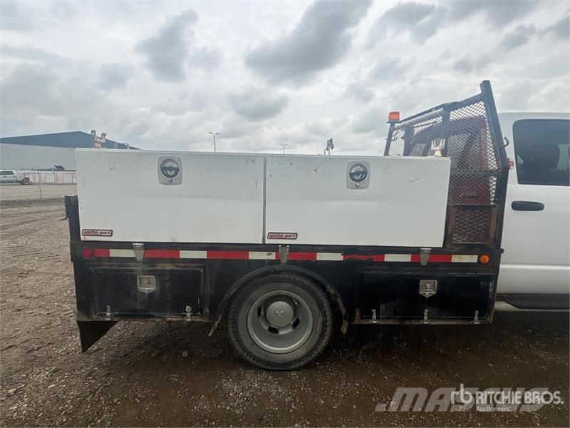 Dodge Ram 3500 4x4 Crew Cab Flatbed Truck Camiones plataforma