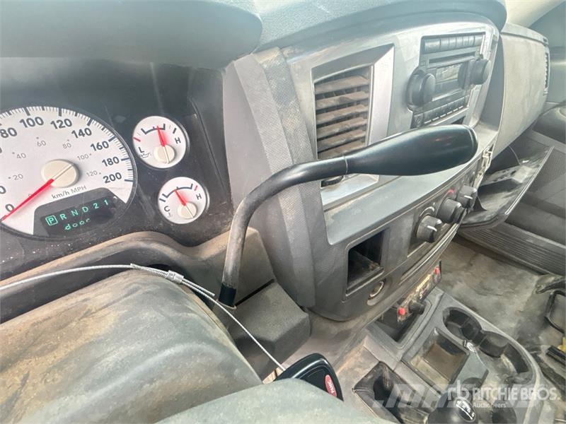 Dodge Ram 3500 4x4 Crew Cab Flatbed Truck Camiones plataforma