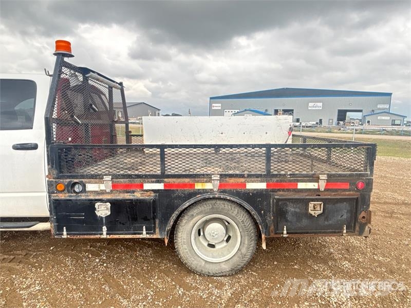 Dodge Ram 3500 4x4 Extended Cab Flatbed Truck Вантажівки-платформи/бокове розвантаження