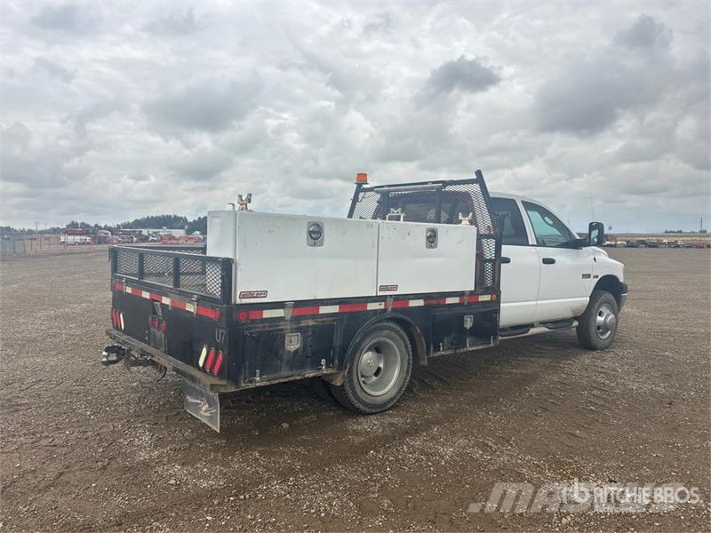 Dodge Ram 3500 4x4 Extended Cab Flatbed Truck Вантажівки-платформи/бокове розвантаження