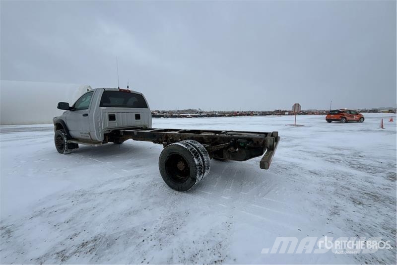 Dodge Ram 5500 كابينة والداخلية