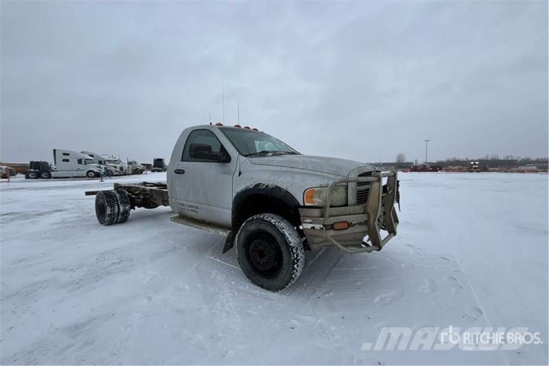 Dodge Ram 5500 كابينة والداخلية