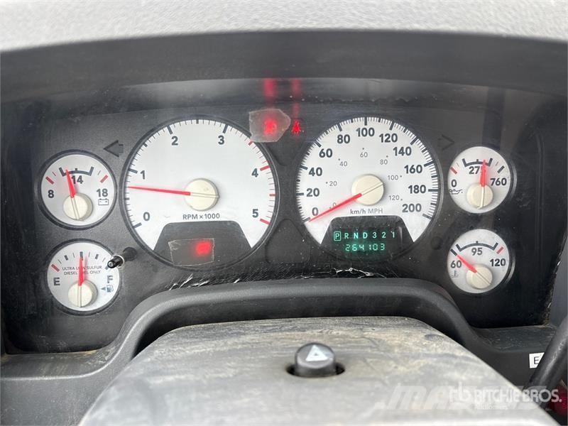 Dodge Ram 5500 كابينة والداخلية