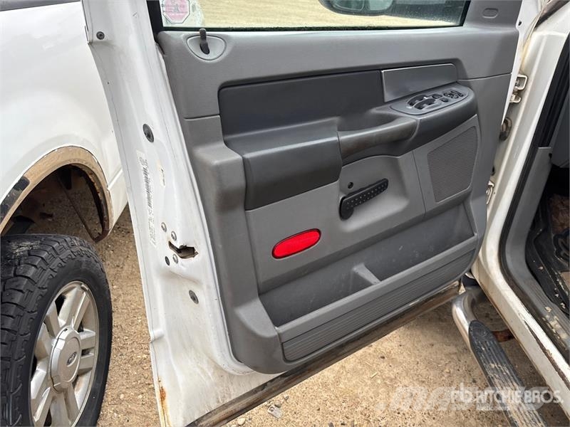 Dodge Ram 5500 Flatbed / Dropside trucks
