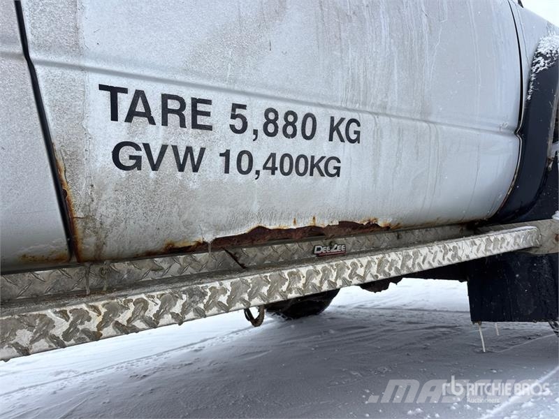 Dodge Ram 5500 كابينة والداخلية