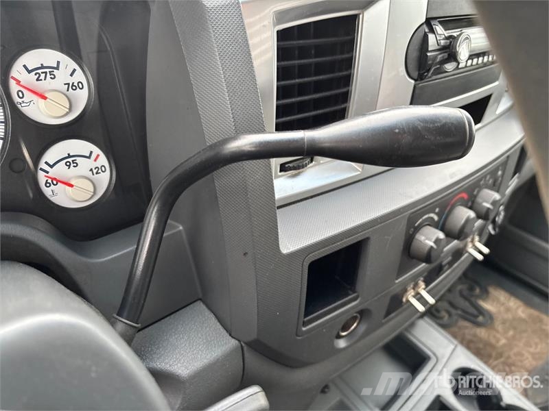 Dodge Ram 5500 Flatbed / Dropside trucks