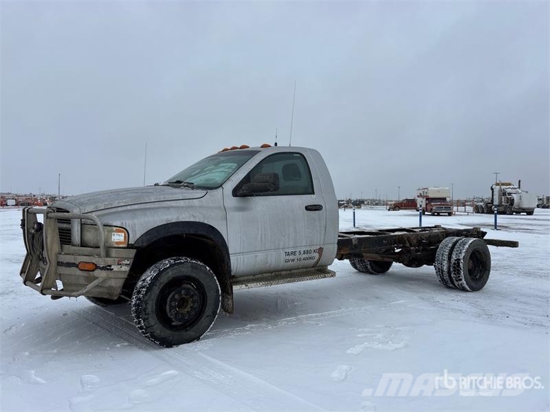 Dodge Ram 5500 كابينة والداخلية