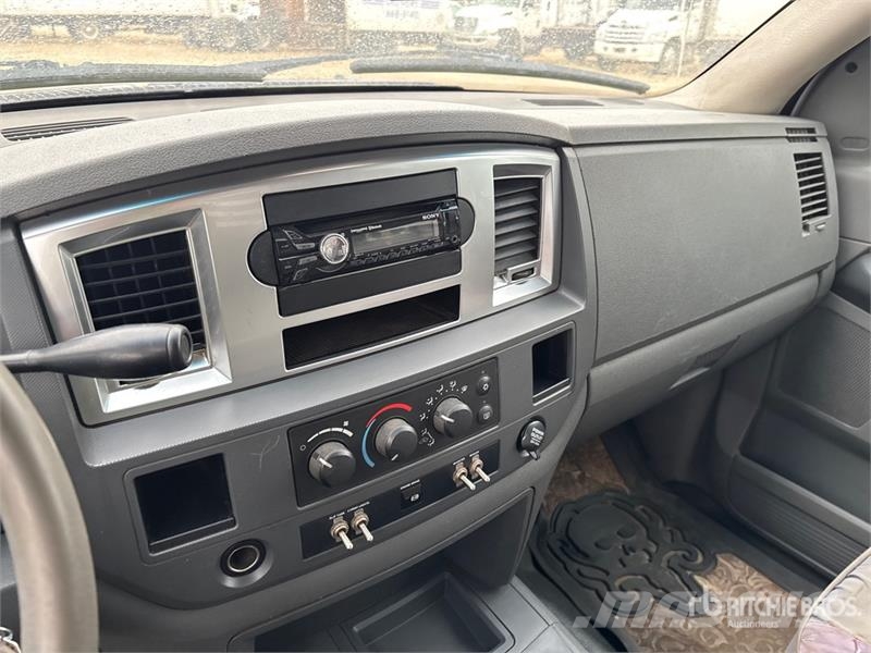 Dodge Ram 5500 Flatbed / Dropside trucks