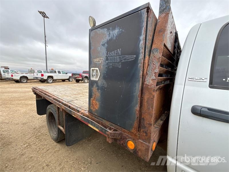 Dodge Ram 5500 Flatbed / Dropside trucks