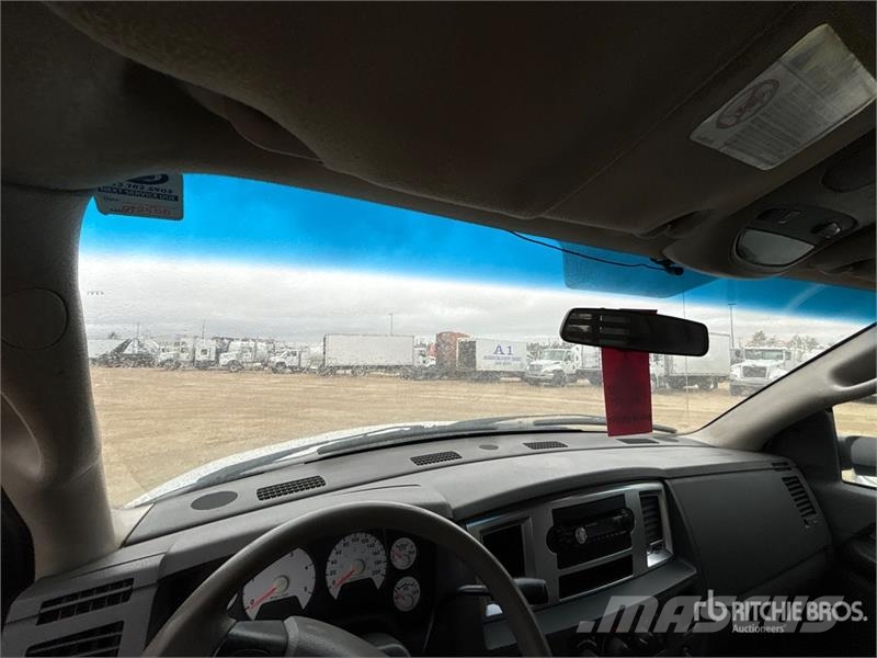 Dodge Ram 5500 Flatbed / Dropside trucks