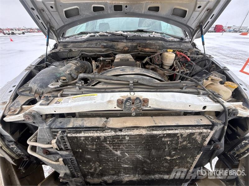 Dodge Ram 5500 كابينة والداخلية