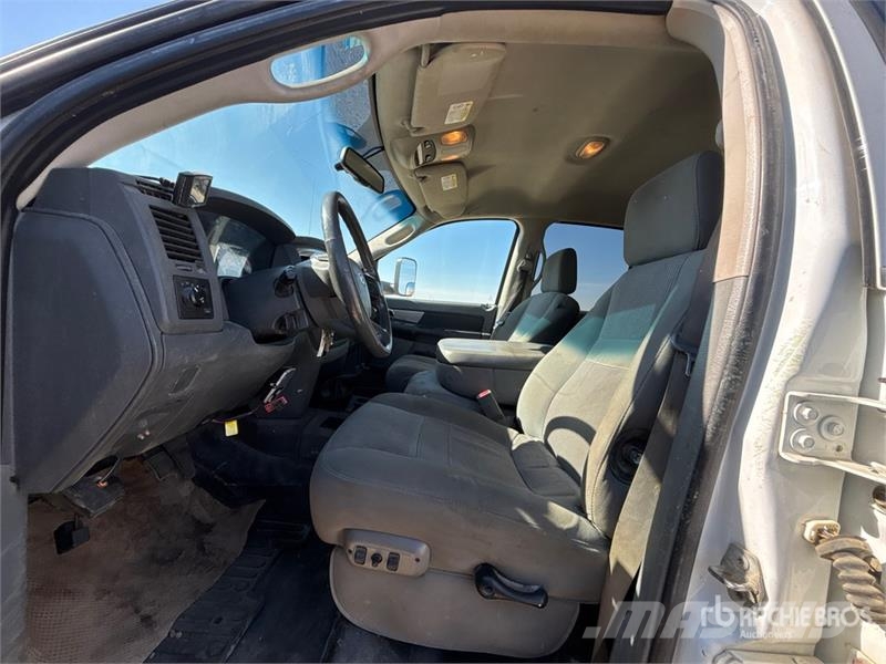 Dodge Ram 5500 Pickup/Sideaflæsning
