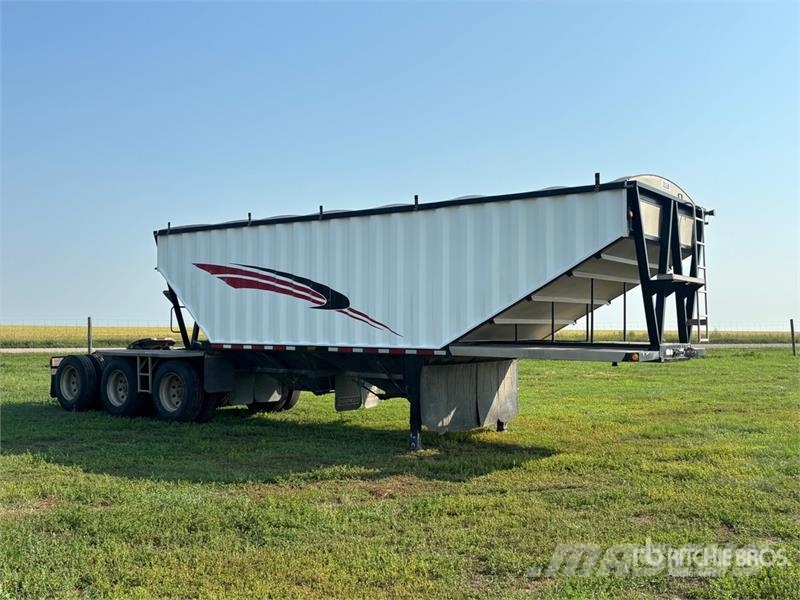 Doepker 27 ft Tri/A Super B-Train Lead Grain Trailer Transbordeur